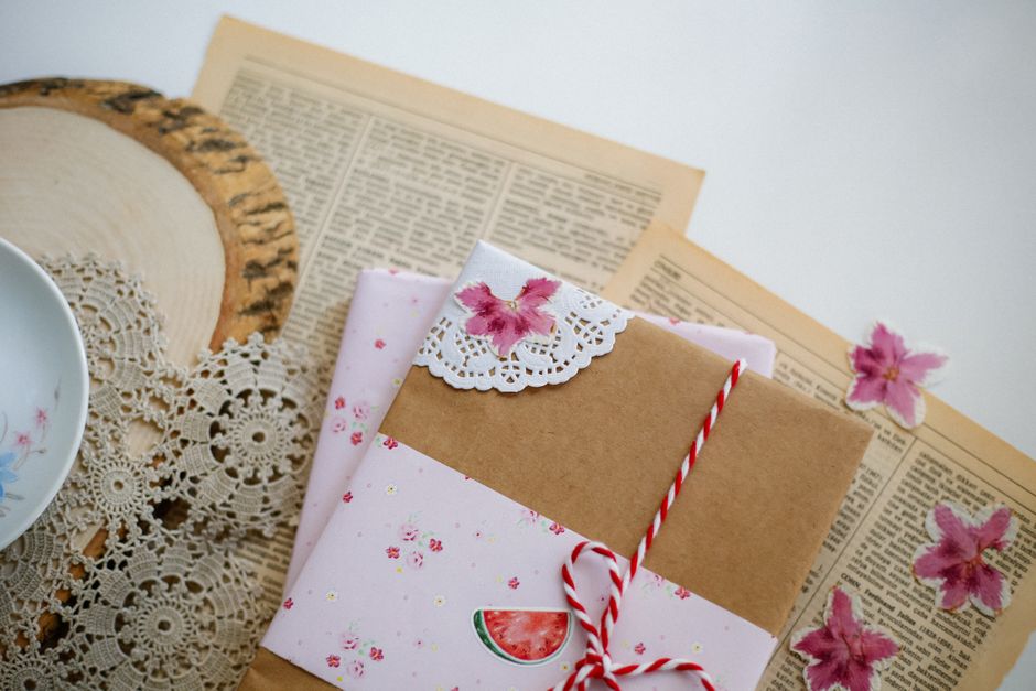DIY : emballage cadeau minimaliste et élégant